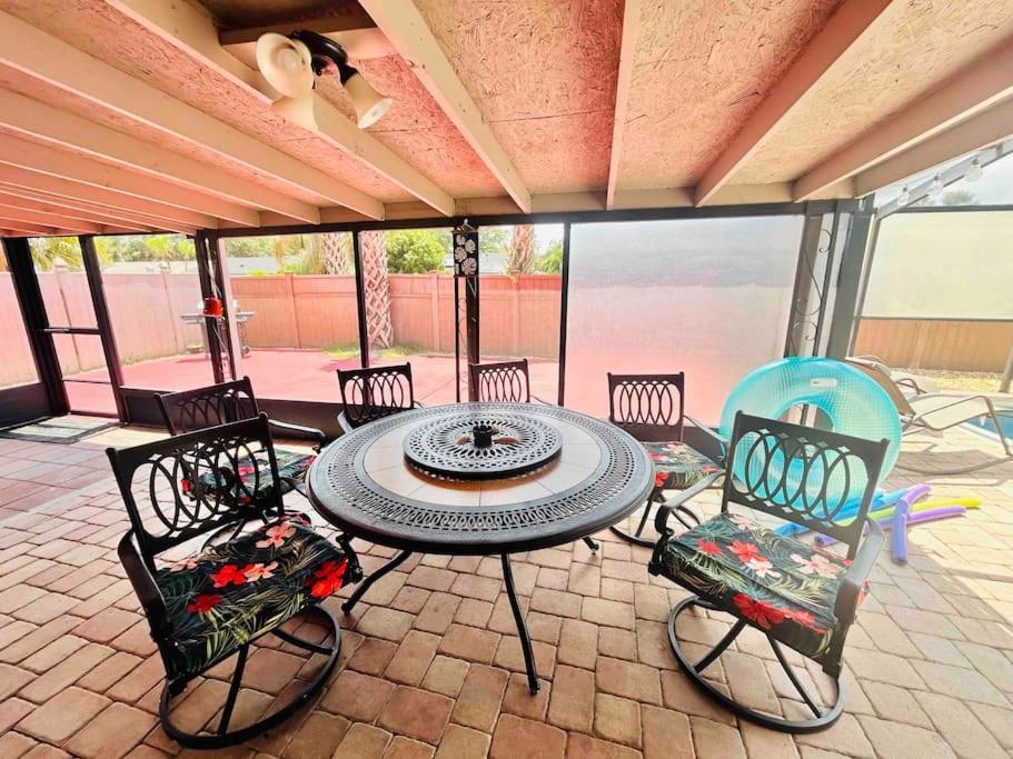 Villa Vintage Family Scape + Heated Pool&Discount Tampa Esterno foto
