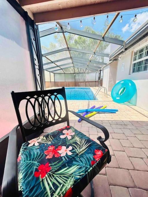 Villa Vintage Family Scape + Heated Pool&Discount Tampa Esterno foto